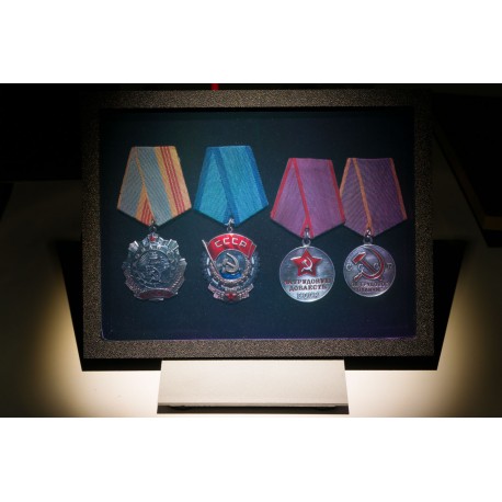 Médailles URSS 15x20cm (par Vladimir)